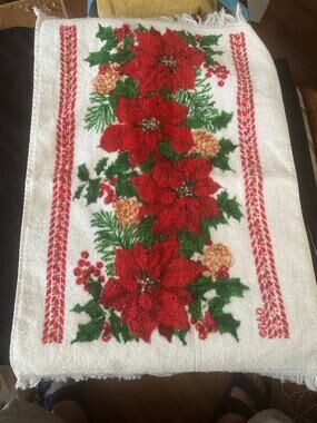 VTG pair of Christmas hand towel poinsettias